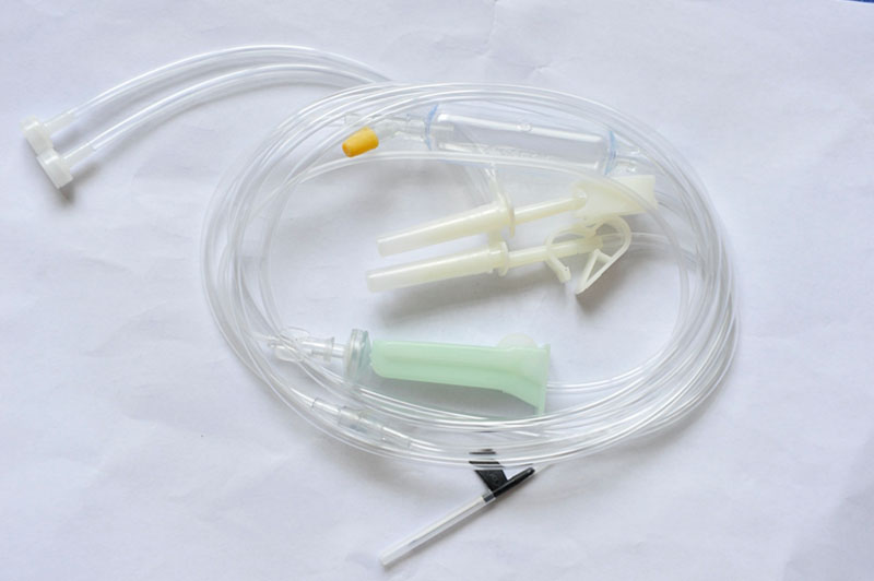 雙插針輸液器